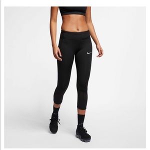 Nike Cropped Leggings